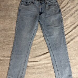 Guess Men’s 90’s Style Jeans in Light Blue Denim